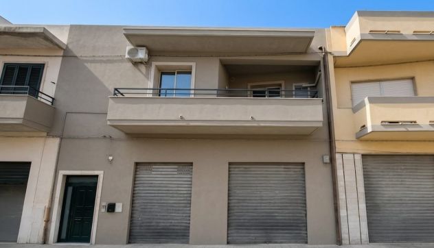 Appartamento al I° con terrazza e garage