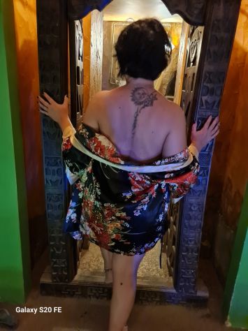 Massaggio Tantra - Un viaggio nei sensi a Piazza Re di Roma Tel:3703345751