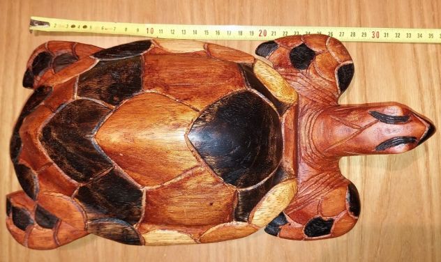 Scultura artigianale di una tartaruga realizzata in legno. - Foto 6