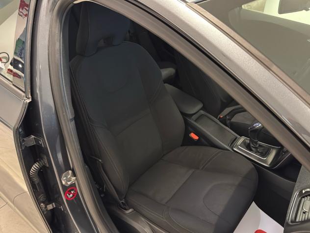 Volvo V40 D2 1.6 Momentum Diurne LED Bluetooth Clima Cruise - Foto 5