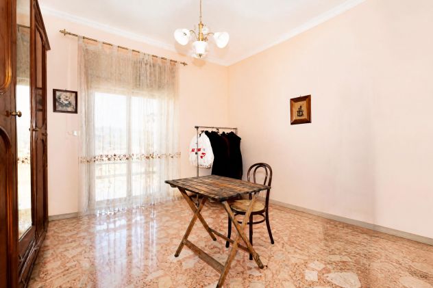 APPARTAMENTO SEMICENTRALE - Foto 10