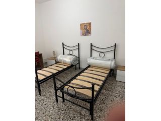 Due camere singole e una doppia in affitto per lavoratrici e specializzande