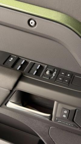 LAND ROVER - Defender - 90 3.0D I6 200 CV X-Dynamic SE - Foto 9