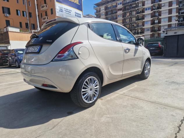 Lancia Ypsilon 5 Porte Ypsilon 1.2 Silver ecochic Gpl 69cv scad.bombola 2036 - Foto 2