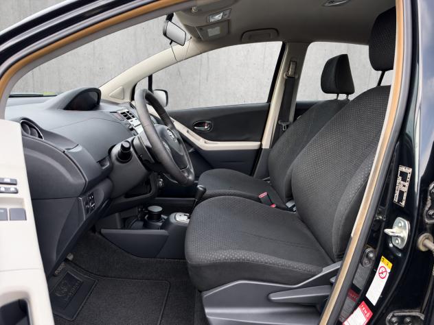 Toyota Yaris Yaris 5p 1.3 automatica - PREZZO REALE!! - Foto 6