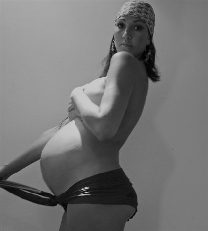 Cercasi modella incinta per servizio fotografico maternita' pagato - Foto 3
