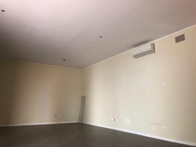 Immobile di 265 m² con più di 5 locali in affitto a Piacenza - Foto 8