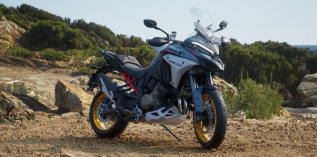 Ducati Multistrada V4 RALLY RADAR DARK STEALTH SPOKED WHEELS RALLY RADAR JADE GREEN LIVERY