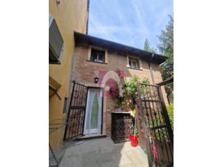 Villa di 80 m² con 3 locali in affitto a Bologna