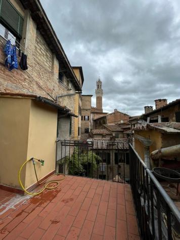 Appartamento in affitto a Siena 115 mq Rif: 1149302