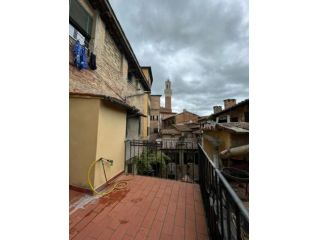 Appartamento in affitto a Siena 115 mq Rif: 1149302