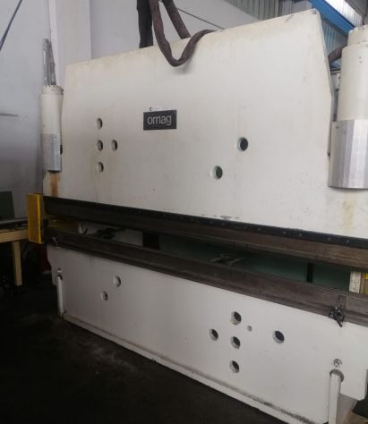 Piegatrice lamiera OMAG Modello PO 100/25