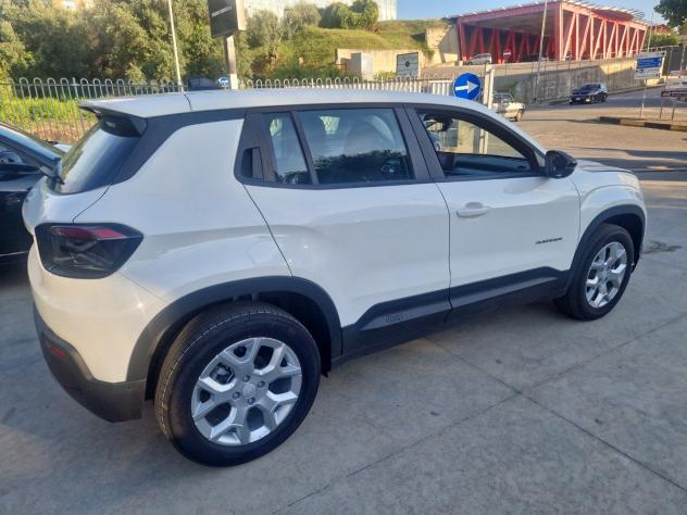 Jeep Avenger e-Hybrid 1.2 MHEV e-Hybrid Turbo Altitude - Foto 6
