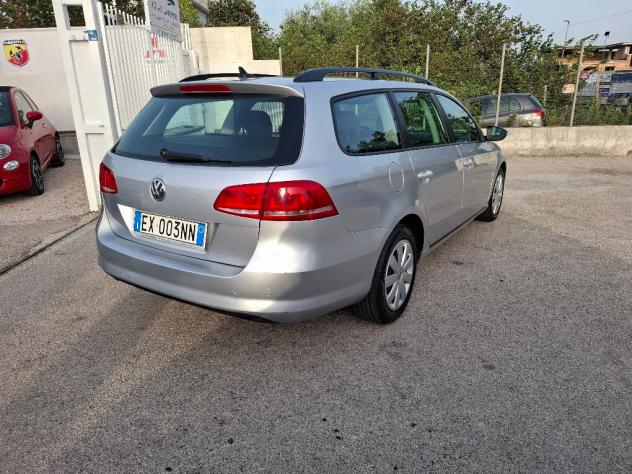Volkswagen Passat 1.6 TDI 105CV BlueMotion - Foto 5