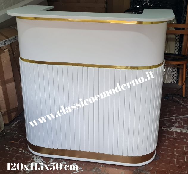 Bancone reception cannettato con strisce oro su misura centeo estetico spedizion
