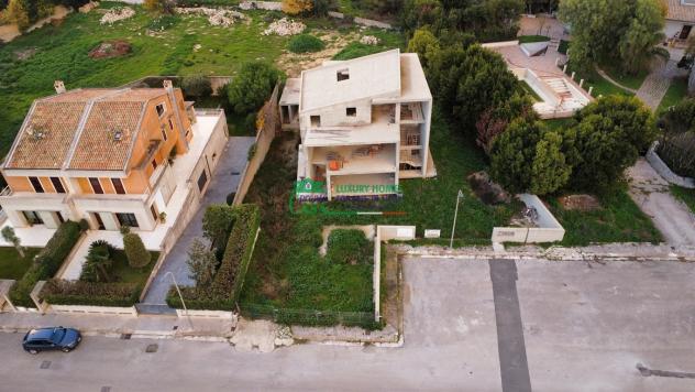 Rif. 8795 - Villa bifamiliare allo stato rustico - Foto 4