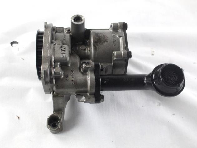 04L145305 POMPA OLIO MOTORE VOLKSWAGEN GOLF 7 2.0 D 110KW 6M 5P (2013) RICAMBIO USATO - Foto 2