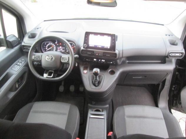 Toyota Proace City Verso 1.2 110 CV S&S L1 Lounge - Foto 6