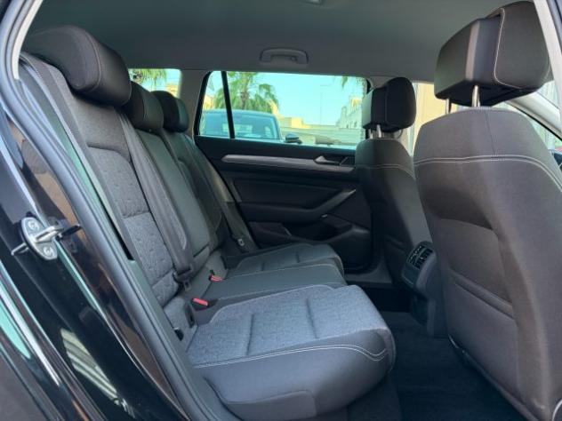 VOLKSWAGEN Passat Variant 2.0 TDI 150 DSG Business rif. 23944866 - Foto 10