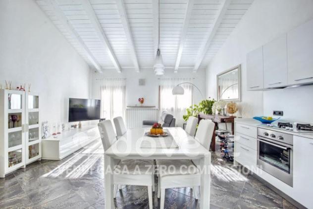 Attico / Mansarda di 77 m² con 3 locali in vendita a Comerio - Foto 3