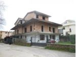1999/VAIRANOSCALO In pieno centro, villa allo stato grezzo di mq 300 su tre &hellip;