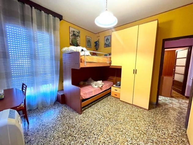 smr110 - in casa singola quadrifamigliare, ampio quadrilocale doppio box, giardino e solaio uso ripostiglio - Foto 16
