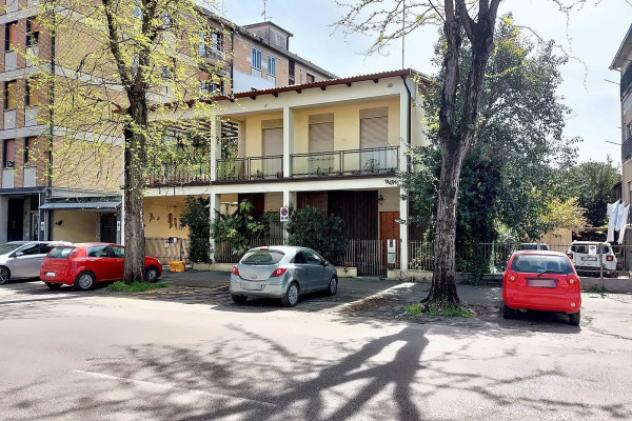 Immobile in asta di 343 m² con più di 5 locali in vendita a Faenza