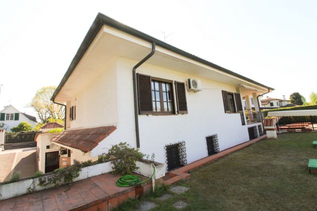 VILLA SINGOLA CON GIARDINO E BOX QUADRUPLO SEGRATE / VILLAGGIO AMBROSIANO - Foto 3