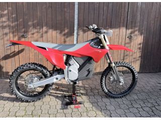 STARK FUTURE VARG 60CV MOTO ENDURO ELETTRICA