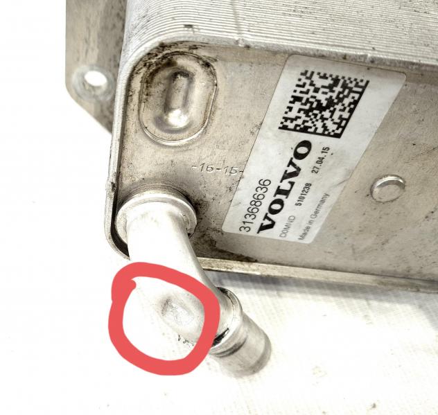 SCAMBIATORE ACQUA/OLIO VOLVO V40 Serie 31368636 D 4204 T13, D 4204 T8 Diesel 2000 (16) - Foto 2