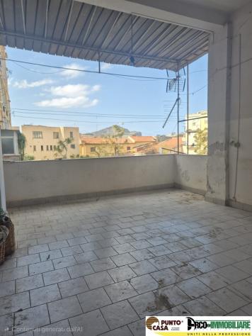 PALERMO Oreto/Stazione– Via Carlo Gemellaro, AMPIO 4 vani da ristrutturare CON TERRAZZO