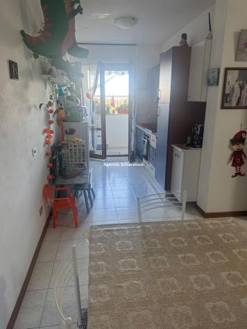 BOTTEGA VENDESI APPARTAMENTO CON DUE CAMERE E GARAGE DOPPIO - Foto 4