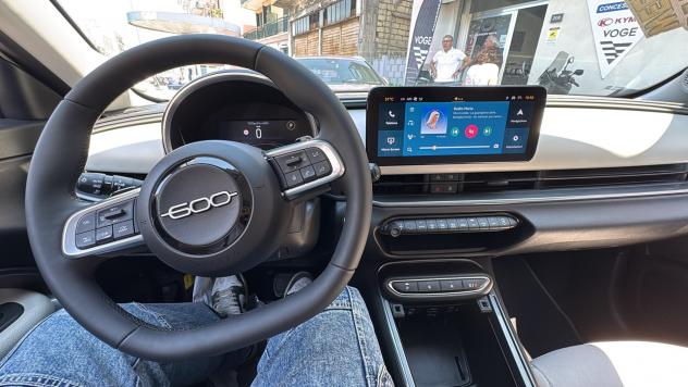 Fiat 600 1.2 Hybrid 100 CV DCT MHEV La Prima 2024 USATO - Foto 4