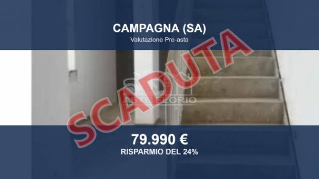 Immobile in asta di 228 m² con più di 5 locali e box auto in vendita a Campagna