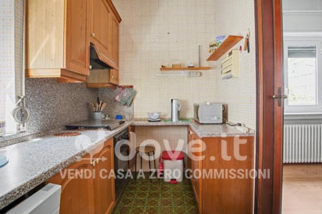 Villa di 222 m² con più di 5 locali e box auto in vendita a Laveno-Mombello - Foto 18