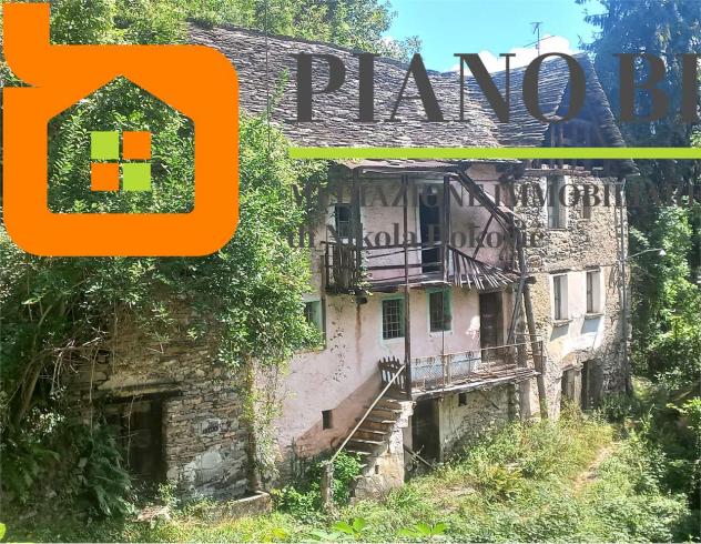V000561 - CASA RUSTICA CON MOLTO TERRENO - Foto 13