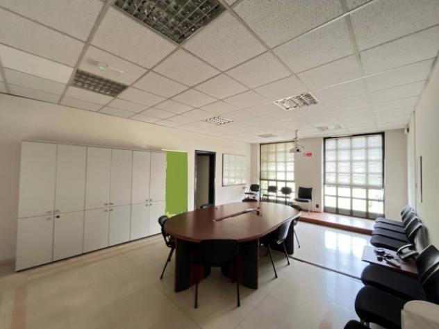 Immobile di 2600 m² con 5 locali in affitto a Bedizzole - Foto 9