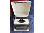 Macchina da scrivere vintage Olympia traveller de lux