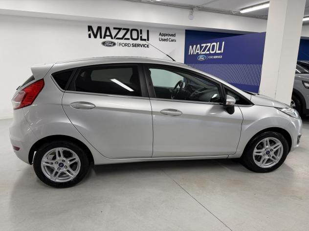 Ford Fiesta 5p 1.4 Titanium Gpl 92cv - Foto 8