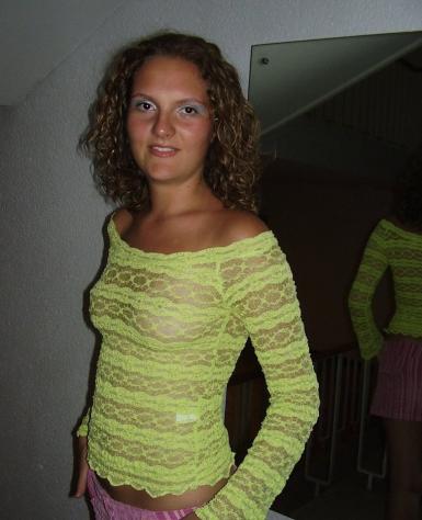 Donna di Alessandria, 23 anni.  Fisico Magro Tel: