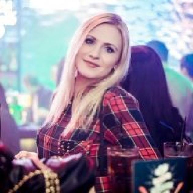 Raffaella, 25 da Venice Tel: