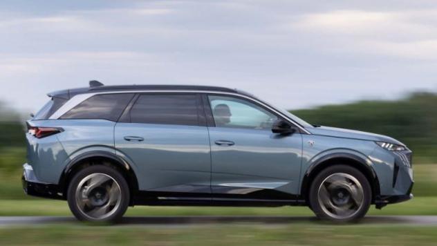 PEUGEOT 5008 Hybrid 145 e-DCS6 Allure Business rif. 24050257 - Foto 3