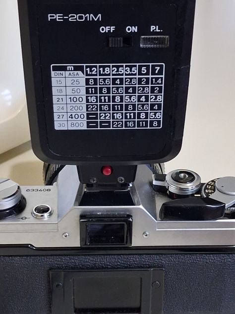 Vendo Canon AE-1 + obiettivo Tokina + flash – Fotocamera analogica vintage - Foto 4