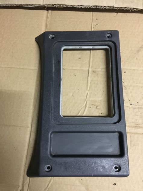 Cornice leva cambio marce Mitsubishi Pajero 1 serie L040 82>91 - Foto 2