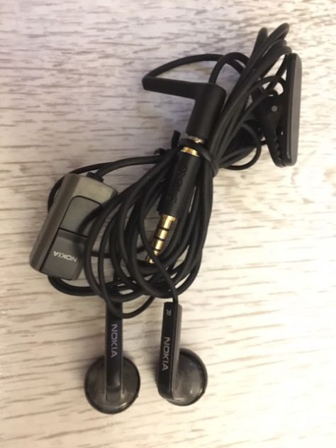 4 AURICOLARI; 2 NOKIA- 1 LG- 1 HTC - Foto 4
