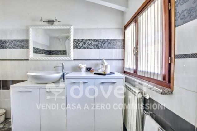 Attico / Mansarda di 77 m² con 3 locali in vendita a Comerio - Foto 15