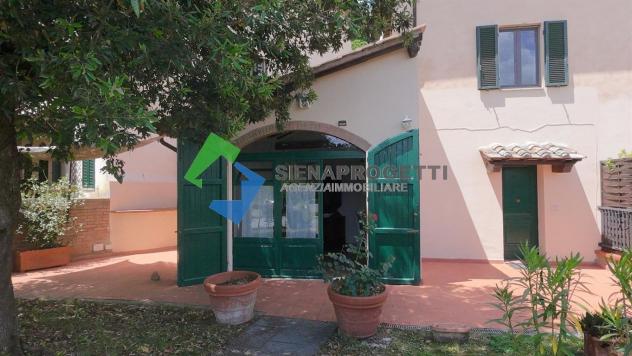 Bellissimo appartamento finemente ristrutturato con giardino privato in antica villa storica a Costafabbri, Siena. - Foto 13