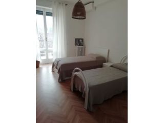 Posto letto in stanza doppia per studentessa