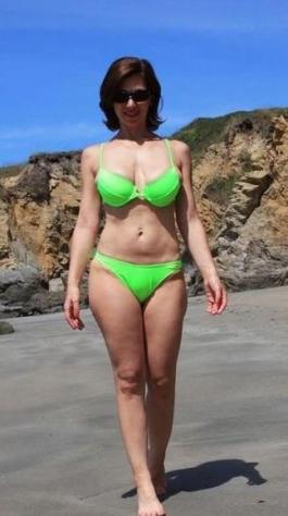 Tarantola: 39 anni. Occhi Marroni.In cerca di uomo vicino a Varazze Tel: