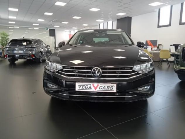 VOLKSWAGEN Passat Variant 2.0 TDI SCR EVO DSG Business rif. 23804485 - Foto 2
